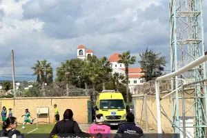 (Φώτος) Οι πρώτες βοήθειες από παίκτρια