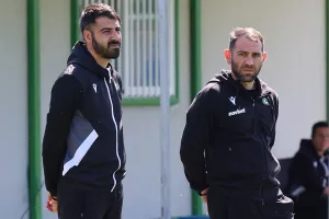 Φουλ οι μηχανές με το βλέμμα στη Δευτέρα (φώτος)
