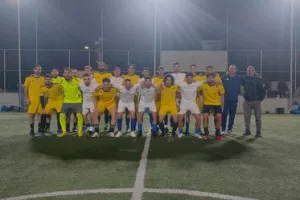 Τρεις συγκάτοικοι στην κορυφή!