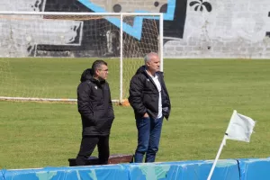 Παύλος και Κώστας/Το πλάνο στην Ακαδημία της ΑΕΛ 