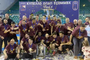 (ΒΙΝΤΕΟ/Φώτος kerkida) Η απονομή του Κυπέλλου στον Κεραυνό!