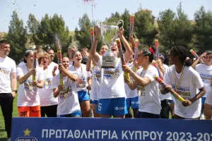 Το σήκωσαν οι πρωταθλήτριες 