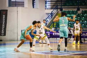 Εύκολα στον τελικό η ΑΕΚ 
