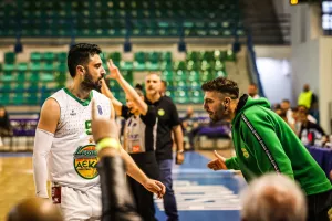 Εύκολα στον τελικό η ΑΕΚ 