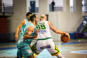 Εύκολα στον τελικό η ΑΕΚ 