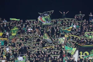 Οργανωμένοι ΑΕΚ ενόψει ΑΠΟΕΛ/"Δεν φτάνει όμως μόνο ένα γεμάτο ΑΡΕΝΑ..."