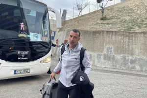 H άφιξη της Πάφου στο "Στ. Κυριακίδης" (Φώτος kerkida)