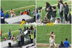 Η κόρη του Βαλμπουενά, έδωσε τη φανέλα του μπαμπά! (Φώτος/Kerkida) 