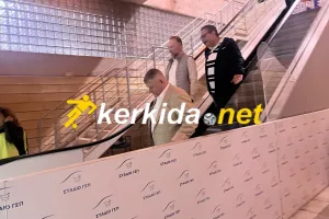 Ντουμπόφ/Αποχώρηση με σκυμμένο κεφάλι 
