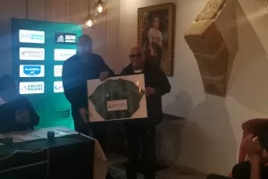 ΚΛΙΚΣ... απ' το "μαυροπράσινο" δείπνο