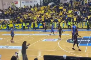 (ΒΙΝΤΕΟ) Καυτή... ατμόσφαιρα από ΑΕΛίστες