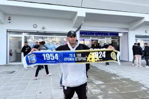Αρκετός κόσμος από νωρίς με... προορισμό τη γεμάτη μπουτίκ! (Φώτος kerkida)
