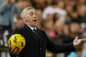 Αντσελότι: "Είναι κάτι πρωτόγνωρο, έκανε λάθος ο διαιτητής"