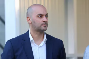 Θέλει νίκες...