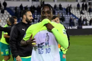 Ανόρθωση-ΑΕΚ: Μια ανάσα από την κορυφή με γκολάρα Τόνγκια!