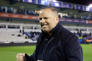 Να τους το μεταφέρει… 