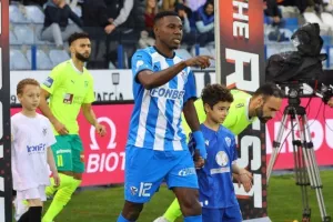 Ανόρθωση-ΑΕΚ: Μια ανάσα από την κορυφή με γκολάρα Τόνγκια!