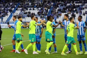 Ανόρθωση-ΑΕΚ: Μια ανάσα από την κορυφή με γκολάρα Τόνγκια!