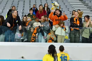 ΑΠΟΕΛ/ Οι φανέλες στην κερκίδα (Φώτος/kerkida)