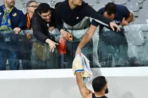ΑΠΟΕΛ/ Οι φανέλες στην κερκίδα (Φώτος/kerkida)