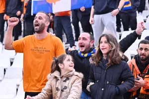 Ο κόσμος του ΑΠΟΕΛ στο ΓΣΠ (φωτορεπορτάζ)
