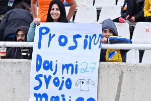 Ο κόσμος του ΑΠΟΕΛ στο ΓΣΠ (φωτορεπορτάζ)