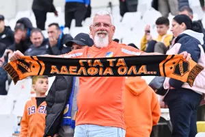 Ο κόσμος του ΑΠΟΕΛ στο ΓΣΠ (φωτορεπορτάζ)