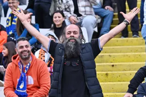 Ο κόσμος του ΑΠΟΕΛ στο ΓΣΠ (φωτορεπορτάζ)