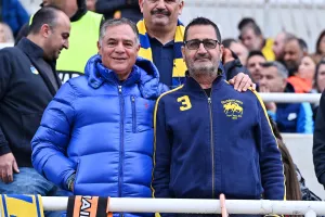 Ο κόσμος του ΑΠΟΕΛ στο ΓΣΠ (φωτορεπορτάζ)