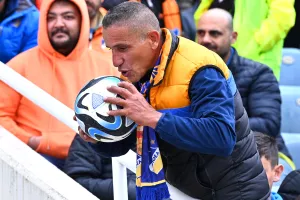 Ο κόσμος του ΑΠΟΕΛ στο ΓΣΠ (φωτορεπορτάζ)