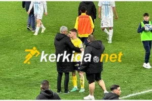 (ΦΩΤΟ Kerkida) Αγκάλιασε και μίλησε στον Άγγελο ο Γαρπόζης 