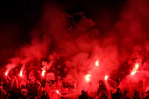 (ΒΙΝΤΕΟ Kerkida) Καυτή ατμόσφαιρα και "Θρύλος ολέ..."