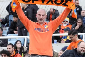 Ο κόσμος του ΑΠΟΕΛ στο ΓΣΠ (φωτορεπορτάζ)