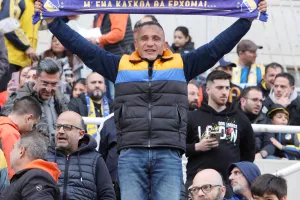 Ο κόσμος του ΑΠΟΕΛ στο ΓΣΠ (φωτορεπορτάζ)