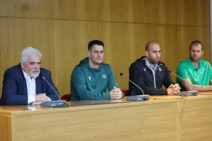 Ομονοιάτικο κάλεσμα για την φιέστα/"Αυτή η ομάδα αξίζει το χειροκρότημα του κόσμου"
