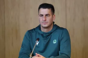 Ομονοιάτικο κάλεσμα για την φιέστα/"Αυτή η ομάδα αξίζει το χειροκρότημα του κόσμου"
