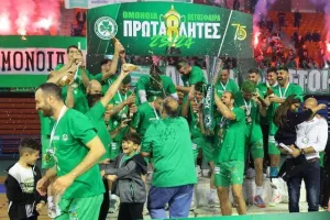 (ΒΙΝΤΕΟ/φώτος Kerkida) Το... σήκωσε η Ομόνοια!