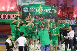 (ΒΙΝΤΕΟ/φώτος Kerkida) Το... σήκωσε η Ομόνοια!