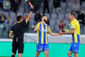 Άρης-ΑΠΟΕΛ: Με Γκομίς και Μαγιαμπέλα έκλεισε η… "ψαλίδα" στους 3 βαθμούς