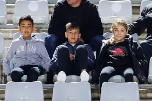 Η είσοδος των ομάδων και ο κόσμος της Πάφου (ΒΙΝΤΕΟ Kerkida/φώτος)