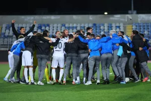 Τρελά πανηγύρια μετά τη νίκη με... κύπελλο! (Βίντεο Kerkida/Φώτος)