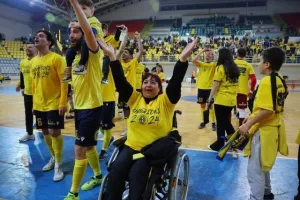 ΕΤΣΙ... το σήκωσε η ΑΕΛ! (Πανηγυρικό φωτορεπορτάζ)