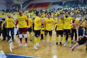 ΕΤΣΙ... το σήκωσε η ΑΕΛ! (Πανηγυρικό φωτορεπορτάζ)