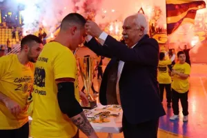 ΕΤΣΙ... το σήκωσε η ΑΕΛ! (Πανηγυρικό φωτορεπορτάζ)