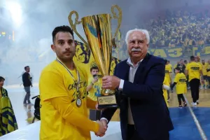 ΕΤΣΙ... το σήκωσε η ΑΕΛ! (Πανηγυρικό φωτορεπορτάζ)
