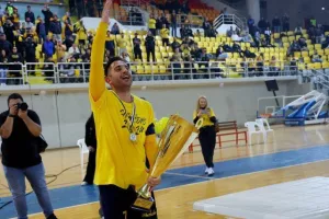 ΕΤΣΙ... το σήκωσε η ΑΕΛ! (Πανηγυρικό φωτορεπορτάζ)