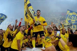 ΕΤΣΙ... το σήκωσε η ΑΕΛ! (Πανηγυρικό φωτορεπορτάζ)