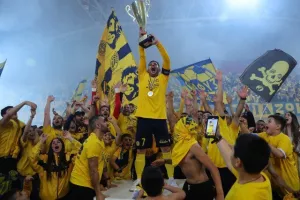 ΕΤΣΙ... το σήκωσε η ΑΕΛ! (Πανηγυρικό φωτορεπορτάζ)