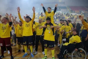 ΕΤΣΙ... το σήκωσε η ΑΕΛ! (Πανηγυρικό φωτορεπορτάζ)