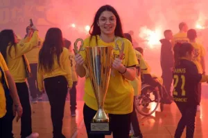 ΕΤΣΙ... το σήκωσε η ΑΕΛ! (Πανηγυρικό φωτορεπορτάζ)